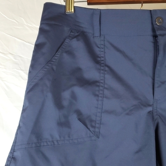 Columbia Omni-Shield Advanced Repellency Navy Blue 6 Inch Shorts - Picture 2 of 5